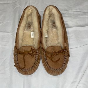 BRAND NEW OLSEN UGGS